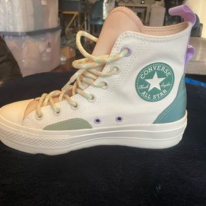 Converse White and Green High-Top Chuck Taylor Sneakers Size 7